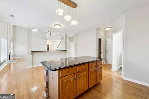 Kitchen - 225 Gladeside Path, Suwanee, GA 30024 photo 4 of 4