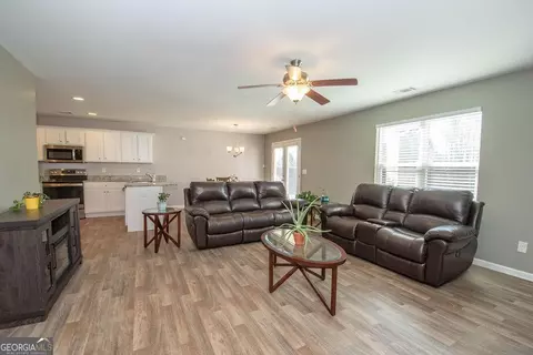 114 Meadowbrooke Dr, Milner, GA 30257 photo 3
