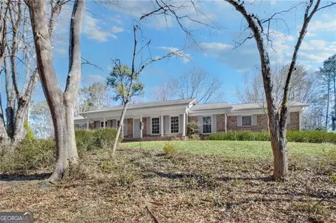 6185 Heards Creek Dr, Atlanta, GA 30328