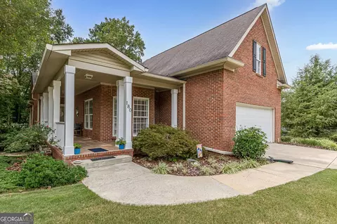 180 Winecoff Dr, Fayetteville, GA 30214