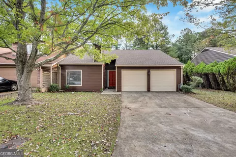 1522 Burnstone Dr, Stone Mountain, GA 30088