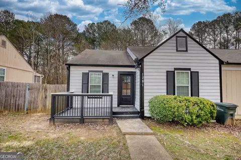 1281 W Booth Road Ext SW, Marietta, GA 30008