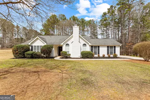 18 Sawgrass Manor Dr, Newnan, GA 30265