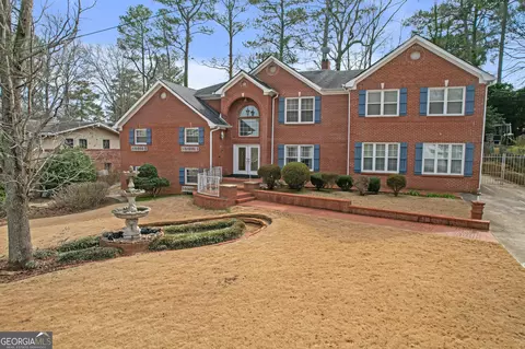 2329 Crestknoll Cir, Decatur, GA 30032