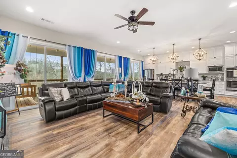 Living - 1194 Aderhold Rogers Rd, Commerce, GA 30530 photo 1 of 1