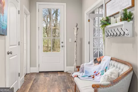 Entry Way - 1194 Aderhold Rogers Rd, Commerce, GA 30530 photo 6 of 7