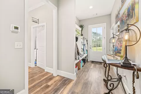 Entry Way - 1194 Aderhold Rogers Rd, Commerce, GA 30530 photo 2 of 7