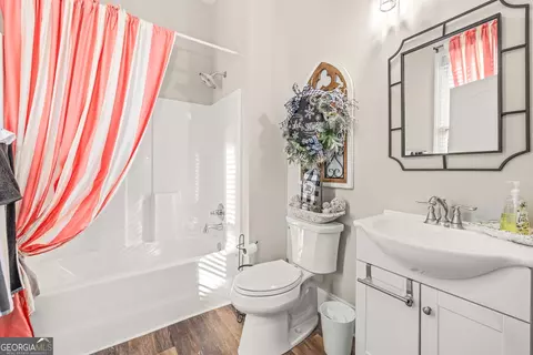 Bath - 1194 Aderhold Rogers Rd, Commerce, GA 30530 photo 1 of 6