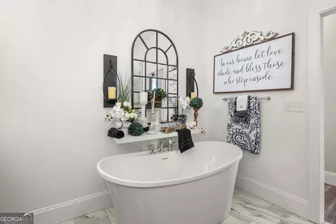 Bath - 1194 Aderhold Rogers Rd, Commerce, GA 30530 photo 6 of 6