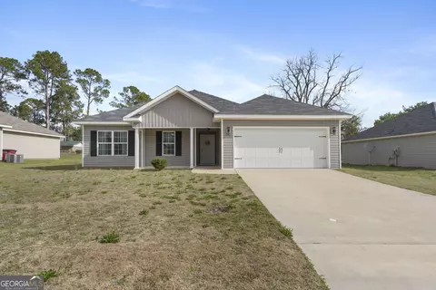 13 Cole Dr, Hawkinsville, GA 31036
