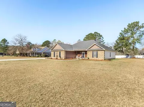 203 Hedge Row, Dublin, GA 31021 photo 3