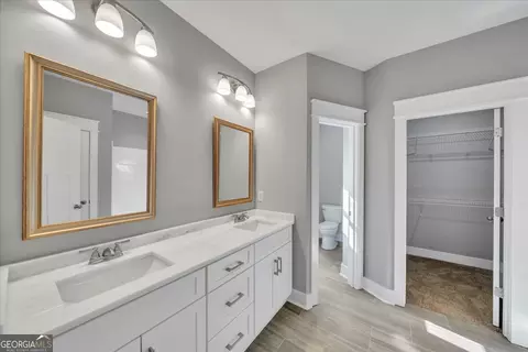 Bath - 215 Willowbrook Ln, Kathleen, GA 31047 photo 1 of 3