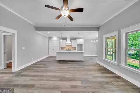 Living - 215 Willowbrook Ln, Kathleen, GA 31047 photo 4 of 4
