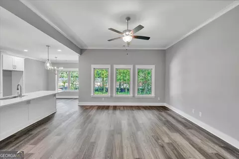 Living - 215 Willowbrook Ln, Kathleen, GA 31047 photo 1 of 4