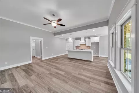 Living - 215 Willowbrook Ln, Kathleen, GA 31047 photo 3 of 4