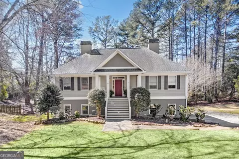 5 Pine Ridge Dr, Newnan, GA 30263