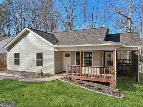 8950 Fairlane Trl, Gainesville, GA 30506
