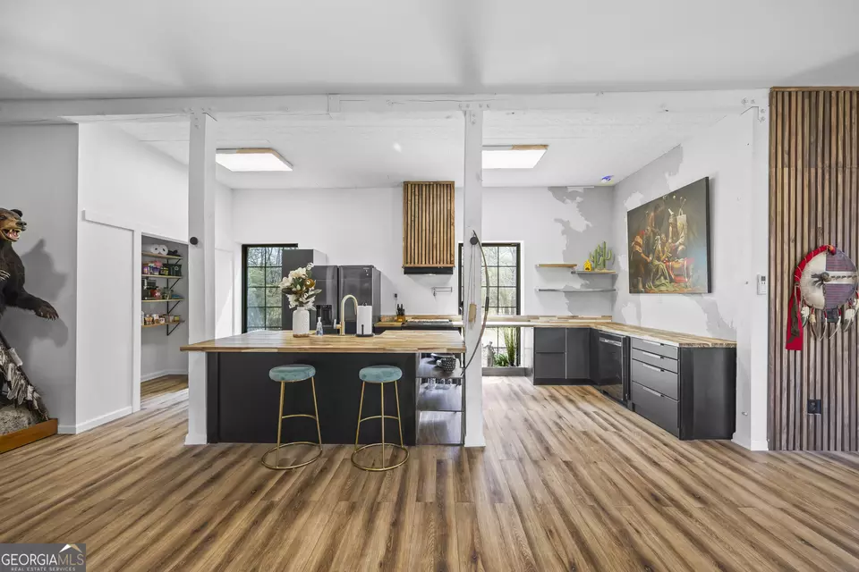 Kitchen - 356 W Oak Grove Rd NW, Adairsville, GA 30103 photo 1 of 10