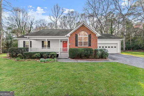 586 Roosevelt Blvd, Commerce, GA 30529