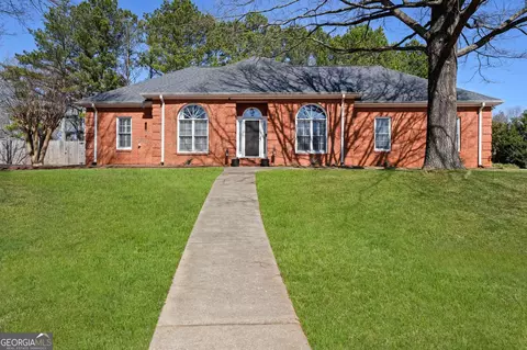 530 Heathmoor Dr, Mcdonough, GA 30252