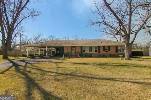 126 Edmondson Cir, Cochran, GA 31014