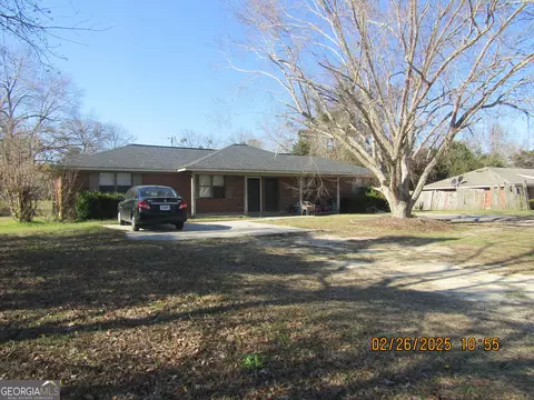 100 Pleasant Ave #A&B, Statesboro, GA 30461