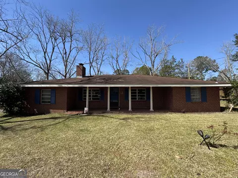 2017 Sunnyside Dr, Waycross, GA 31501