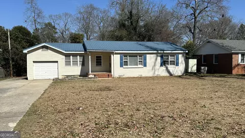 302 Cherokee Dr, Warner Robins, GA 31093