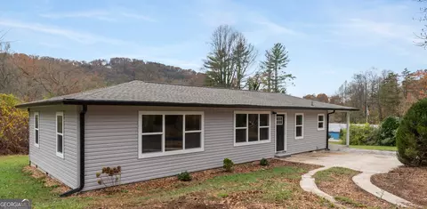 30 Henson St, Clayton, GA 30525
