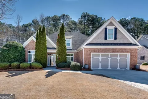 2477 Misty Rose Ln, Loganville, GA 30052