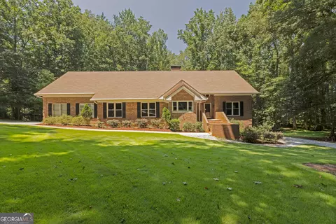 170 Majesty Ln, Fayetteville, GA 30215