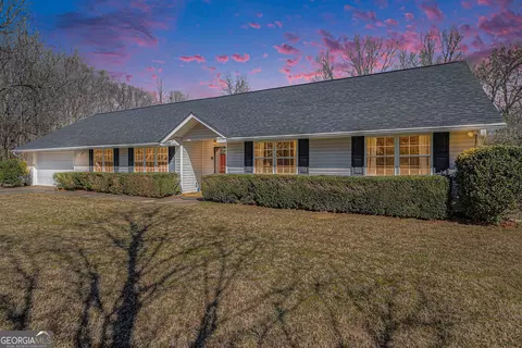 895 Lawshe Rd, Senoia, GA 30276