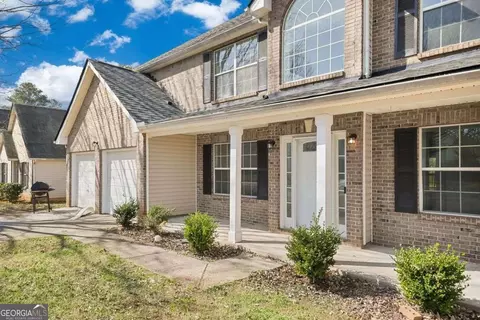 165 Kentwood Springs Dr, Hampton, GA 30228