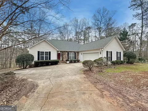 290 Lake Coweta Trl, Newnan, GA 30263