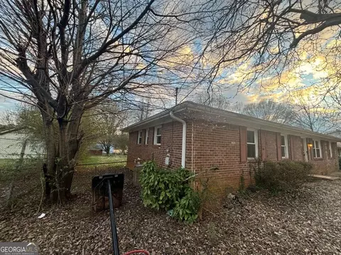 2955 Preston Dr, Rex, GA 30273 photo 3