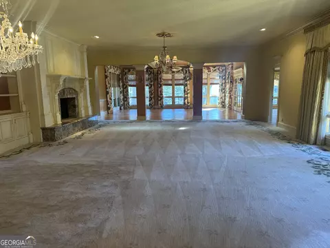 Living - 306 St Andrews Ct, Lagrange, GA 30240 photo 5 of 10