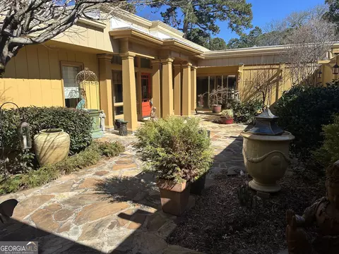 Exterior - 306 St Andrews Ct, Lagrange, GA 30240 photo 8 of 13