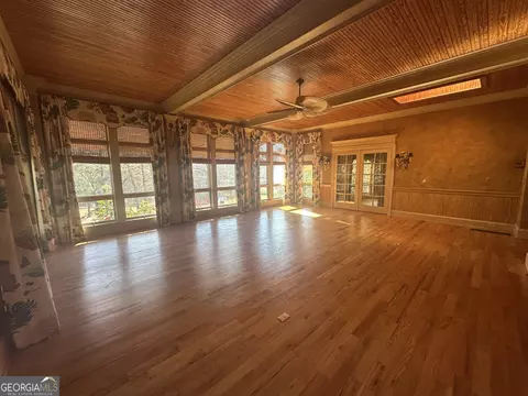 Living - 306 St Andrews Ct, Lagrange, GA 30240 photo 7 of 10