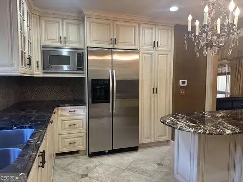 Kitchen - 306 St Andrews Ct, Lagrange, GA 30240 photo 4 of 4