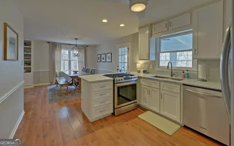 Kitchen - 103 Beaver Brook Dr, Toccoa, GA 30577 photo 2 of 3
