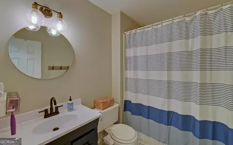 Bath - 103 Beaver Brook Dr, Toccoa, GA 30577 photo 3 of 6