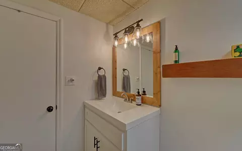 Bath - 103 Beaver Brook Dr, Toccoa, GA 30577 photo 5 of 6