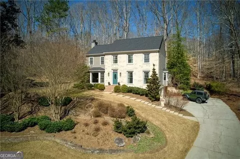 9625 River Lake Dr, Roswell, GA 30075