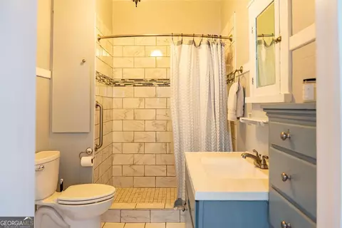 Bath - 297 Corbin Ave, Macon, GA 31204 photo 1 of 4
