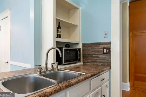 Kitchen - 297 Corbin Ave, Macon, GA 31204 photo 5 of 8