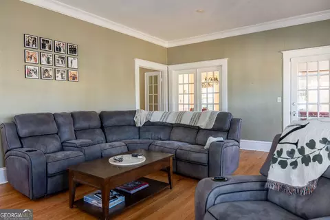 Living - 297 Corbin Ave, Macon, GA 31204 photo 1 of 1