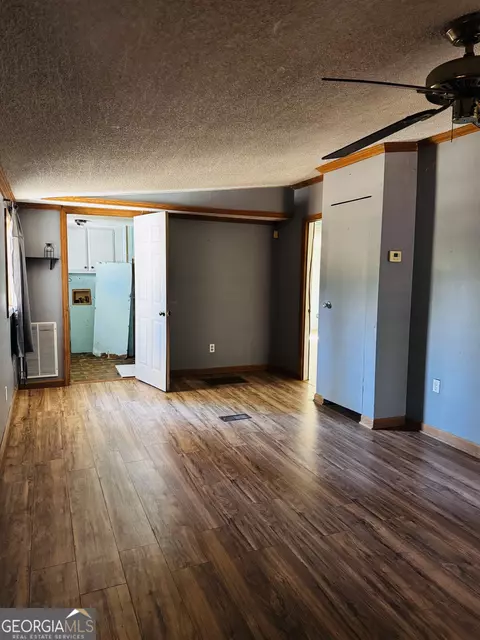 Living - 2067 Bartley Rd, Lagrange, GA 30240 photo 7 of 7