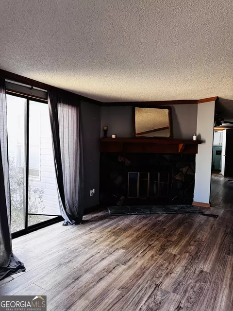 Living - 2067 Bartley Rd, Lagrange, GA 30240 photo 3 of 7