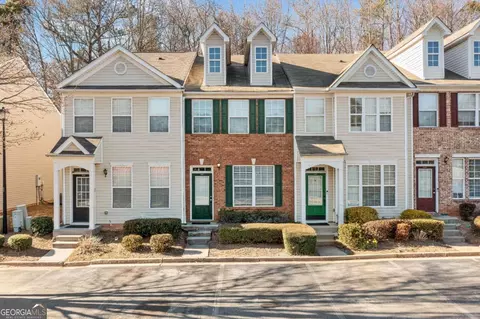 1331 Penhurst Dr, Lawrenceville, GA 30043