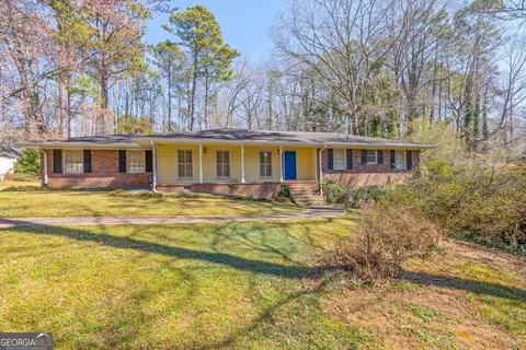 437 Forrest Ave, Fayetteville, GA 30214